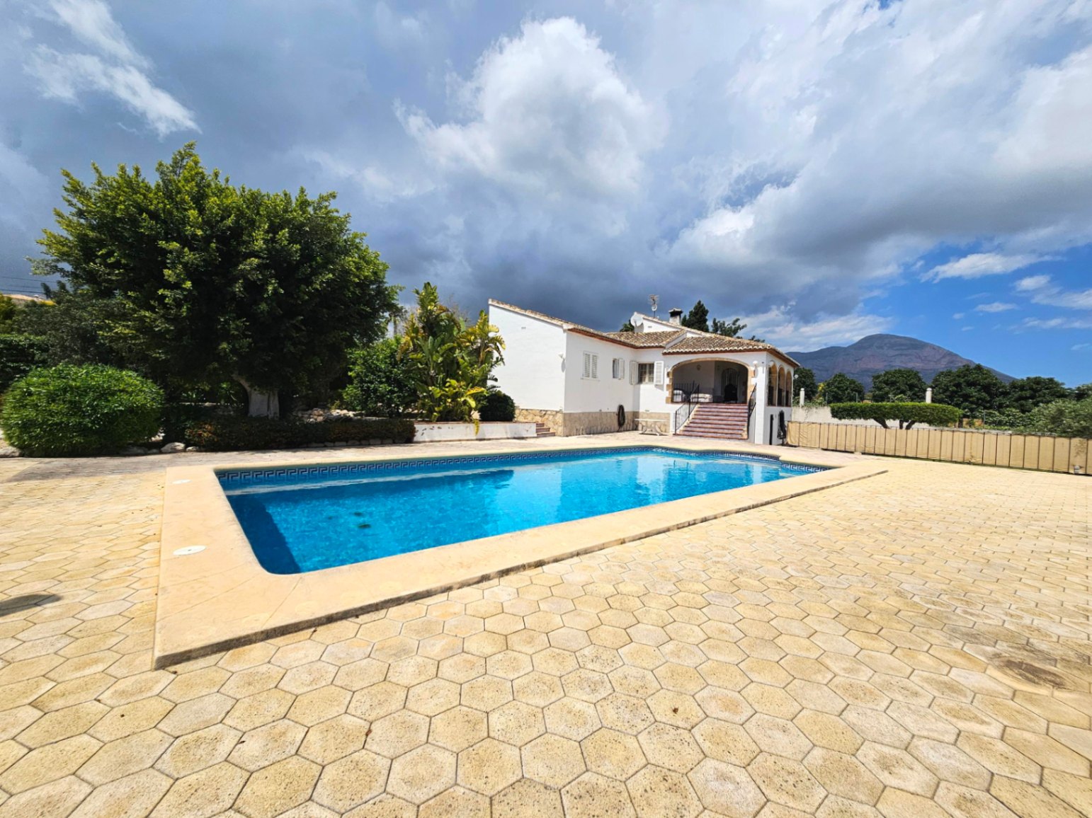 Exklusive Villa in Jávea, Tarraula: 4 SZ, 3 B, 398 m²