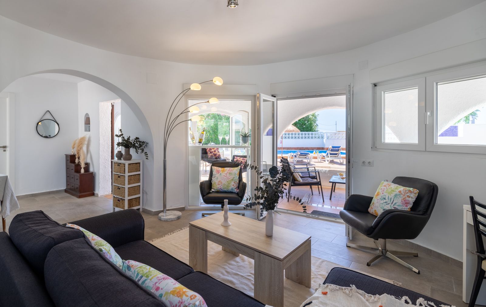 Villa in Benissa-Baladrar: 3 SZ, 3 BZ, Pool & Meerblick!