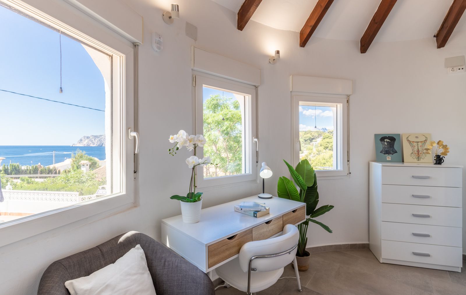 Villa in Benissa-Baladrar: 3 SZ, 3 BZ, Pool & Meerblick!