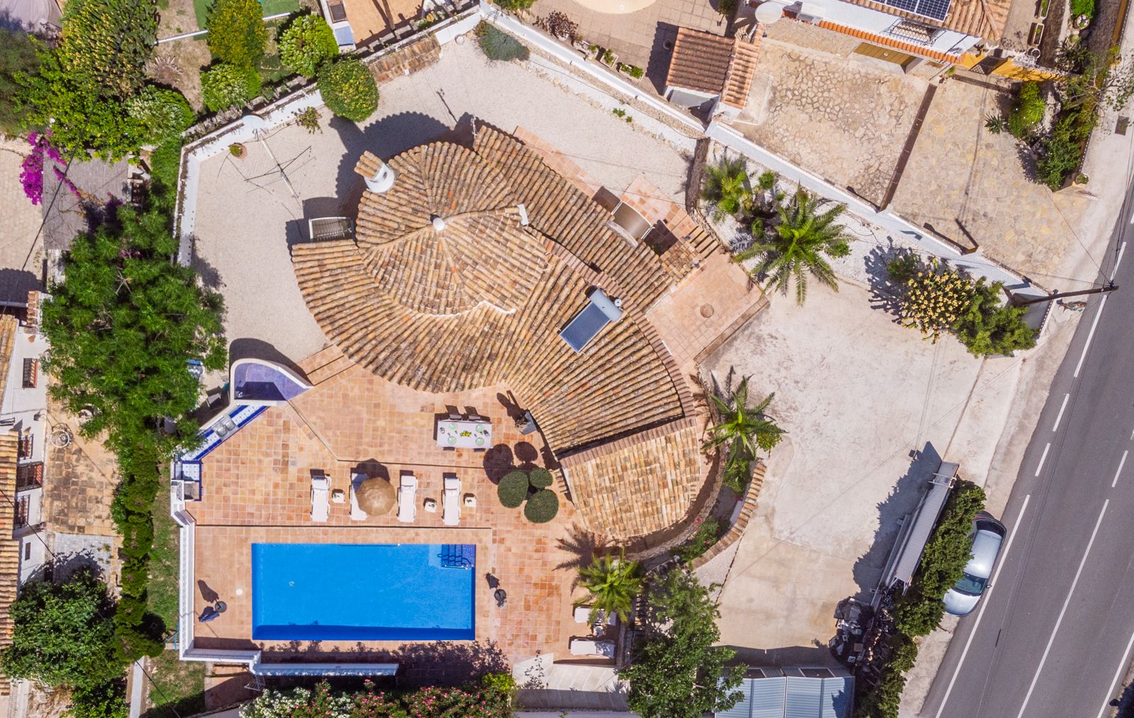 Villa in Benissa-Baladrar: 3 SZ, 3 BZ, Pool & Meerblick!