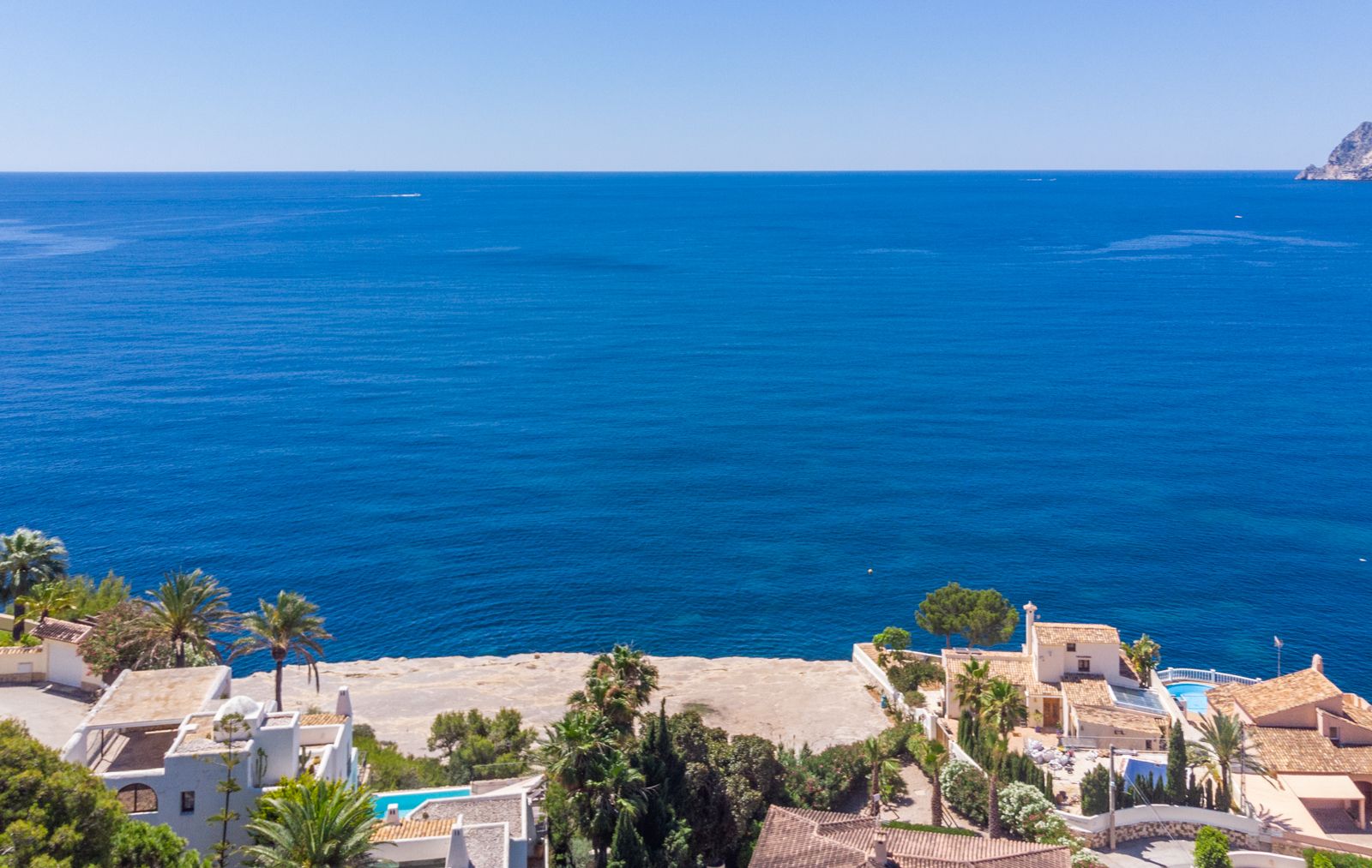 Villa in Benissa-Baladrar: 3 SZ, 3 BZ, Pool & Meerblick!