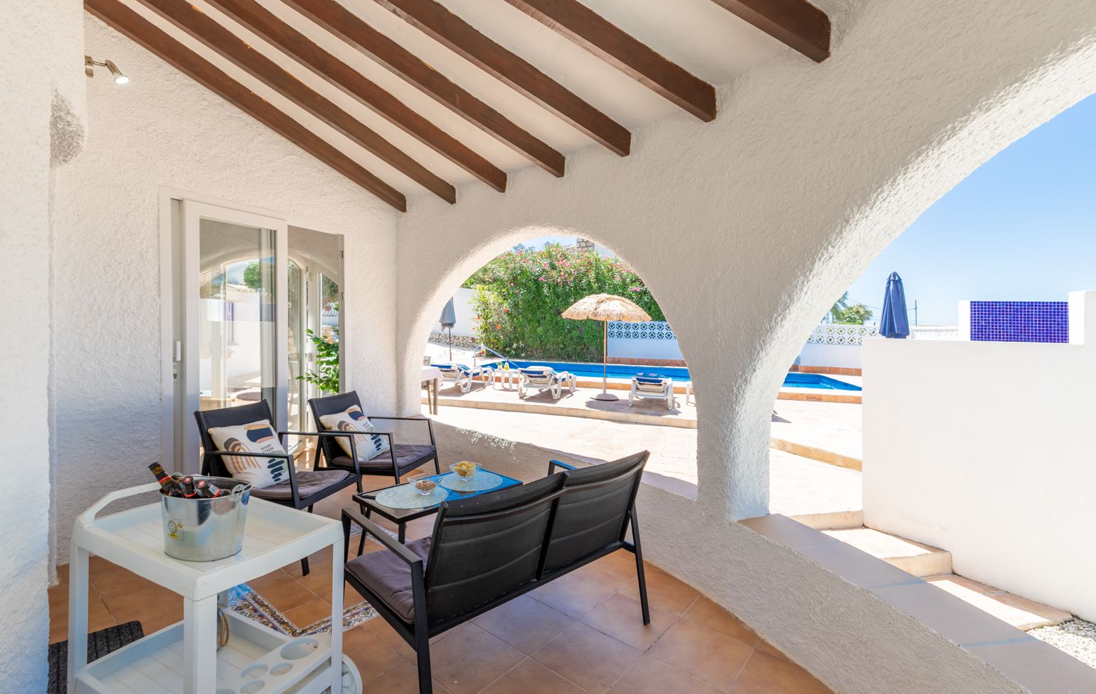 Villa in Benissa-Baladrar: 3 SZ, 3 BZ, Pool & Meerblick!