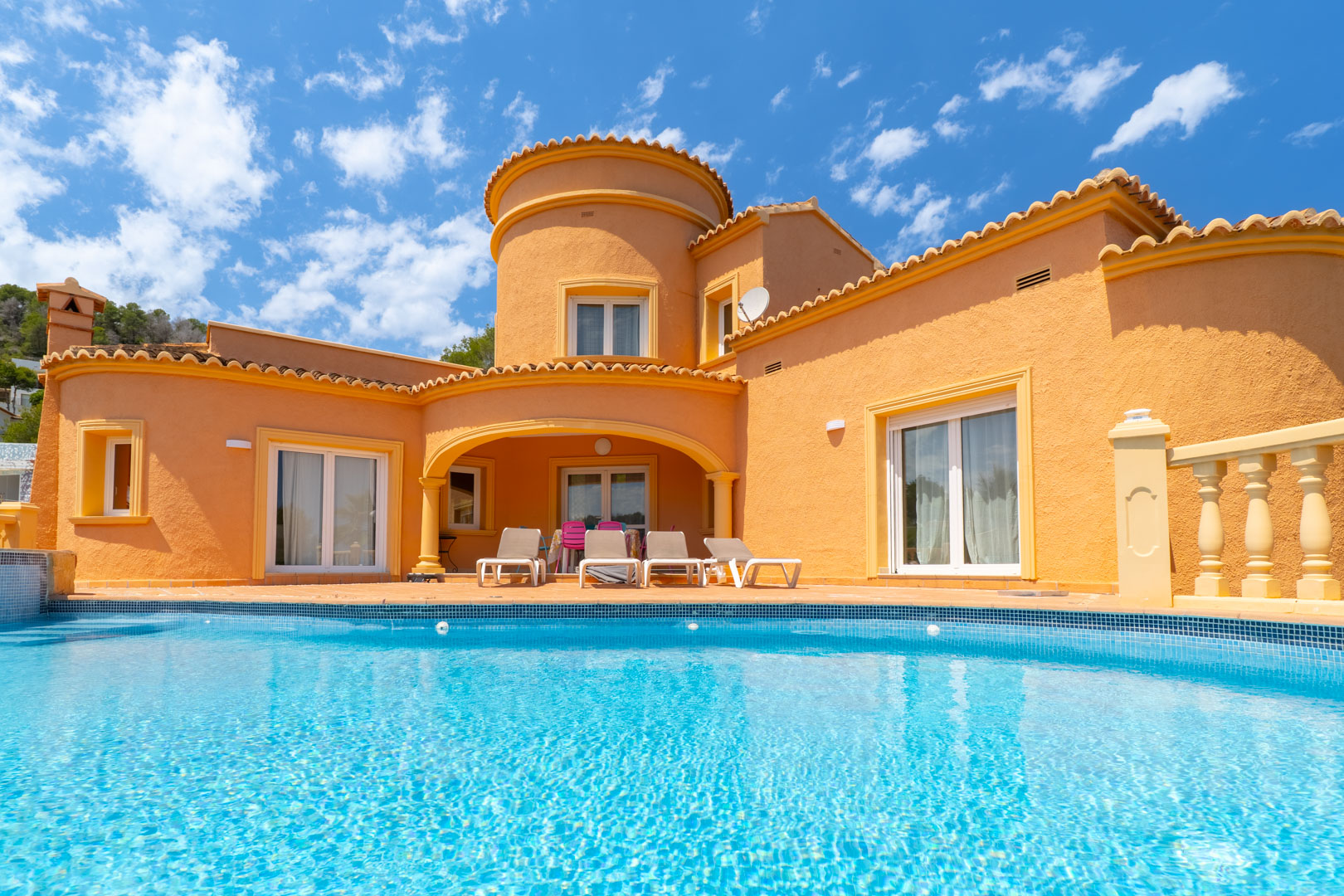 Traumvilla in Jávea: 3 SZ, Pool, Meerblick! 750.000 €