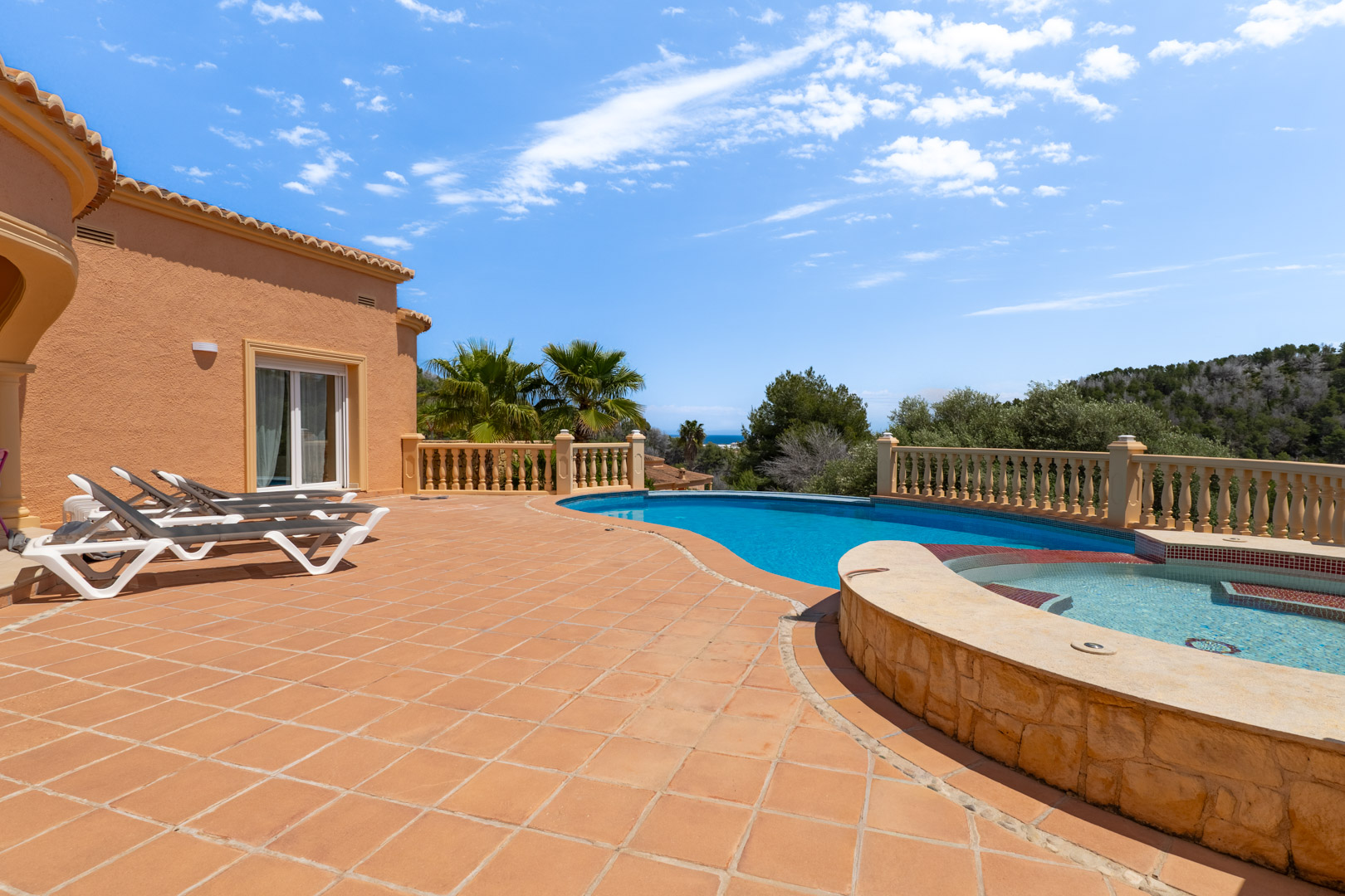 Traumvilla in Jávea: 3 SZ, Pool, Meerblick! 750.000 €