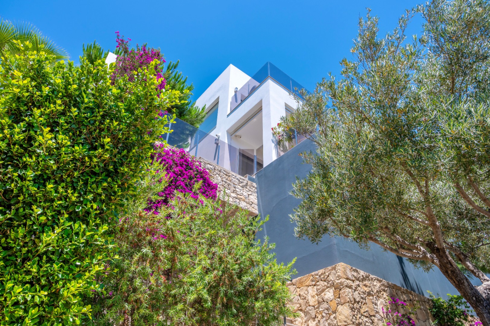 Außergewöhnliche Villa mit Panoramablick auf das Meer Außergewöhnliche Villa mit Panoramablick auf das Meer