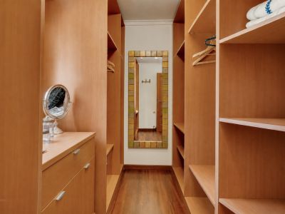 Begehbarer Kleiderschrank