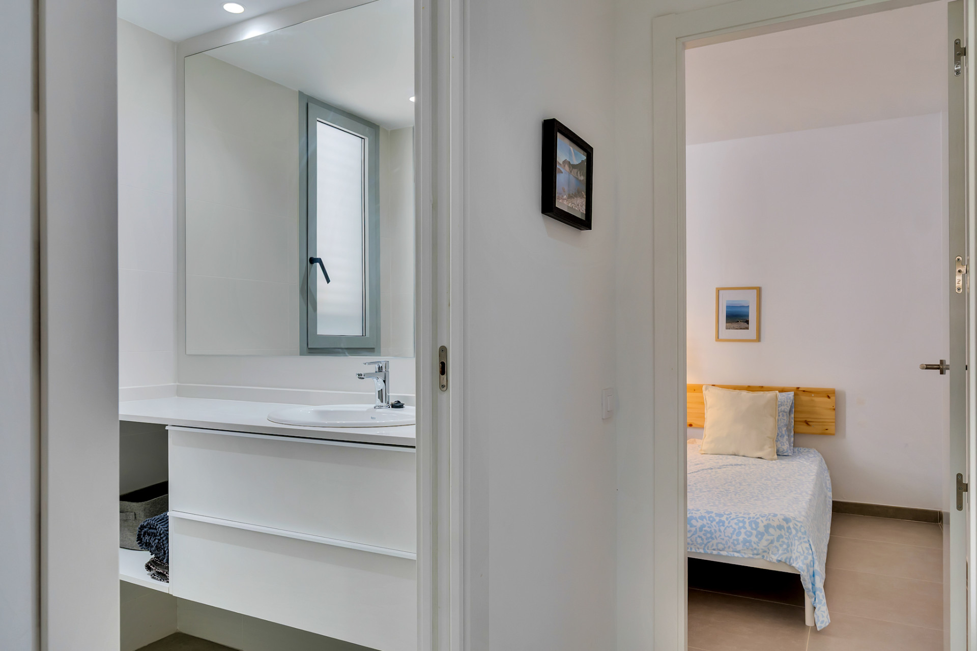 Badezimmer und Schlafzimmer