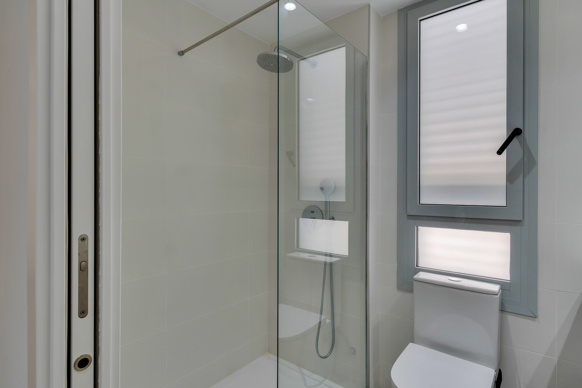 Badezimmer mit Dusche