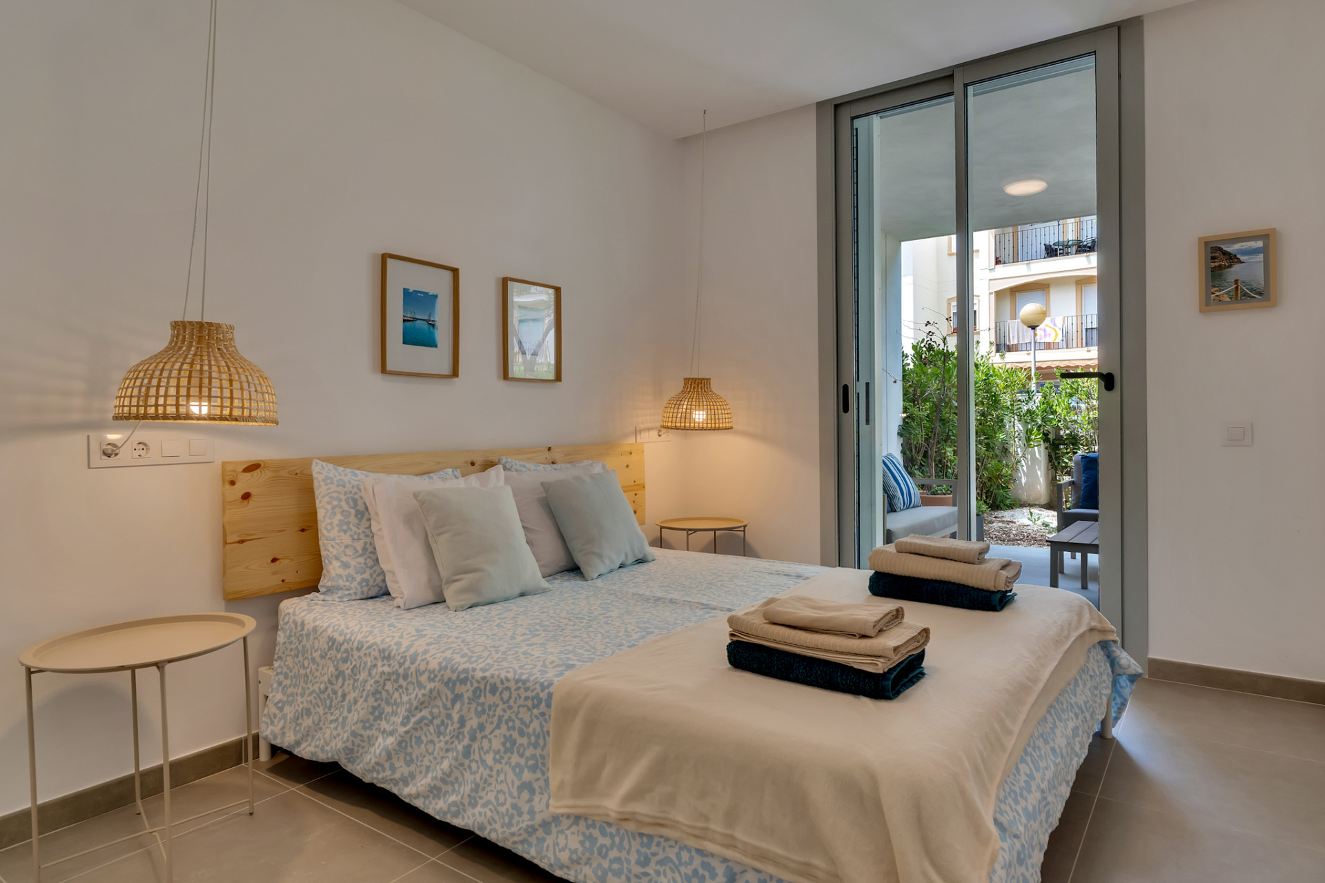 Schlafzimmer mit Terrassenzugang