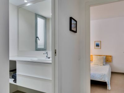 Badezimmer und Schlafzimmer