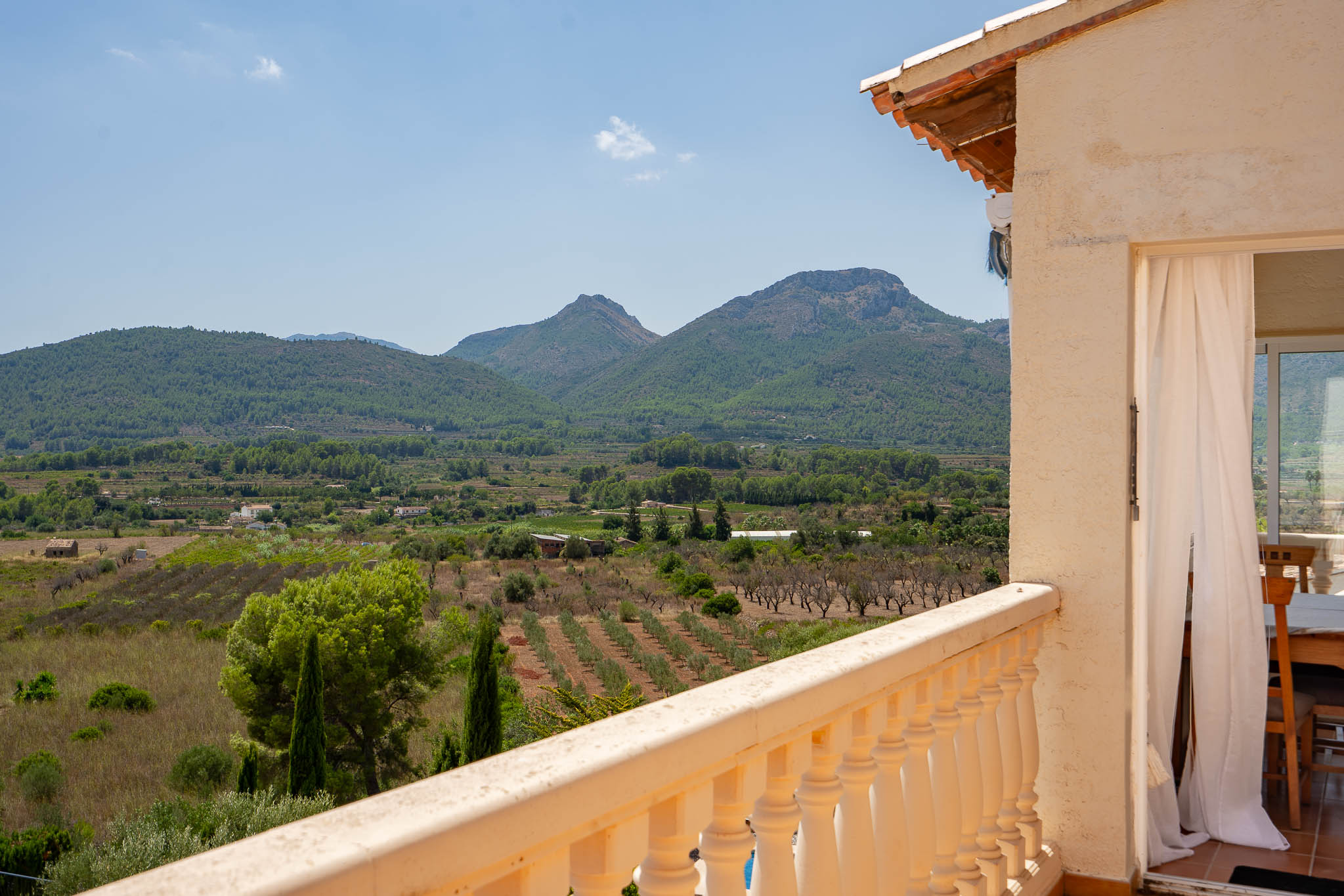 Terrasse mit Blick auf das Tal