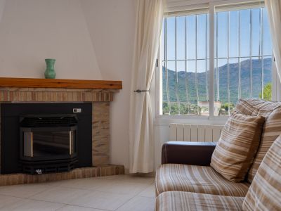 Wohnzimmer mit Kamin