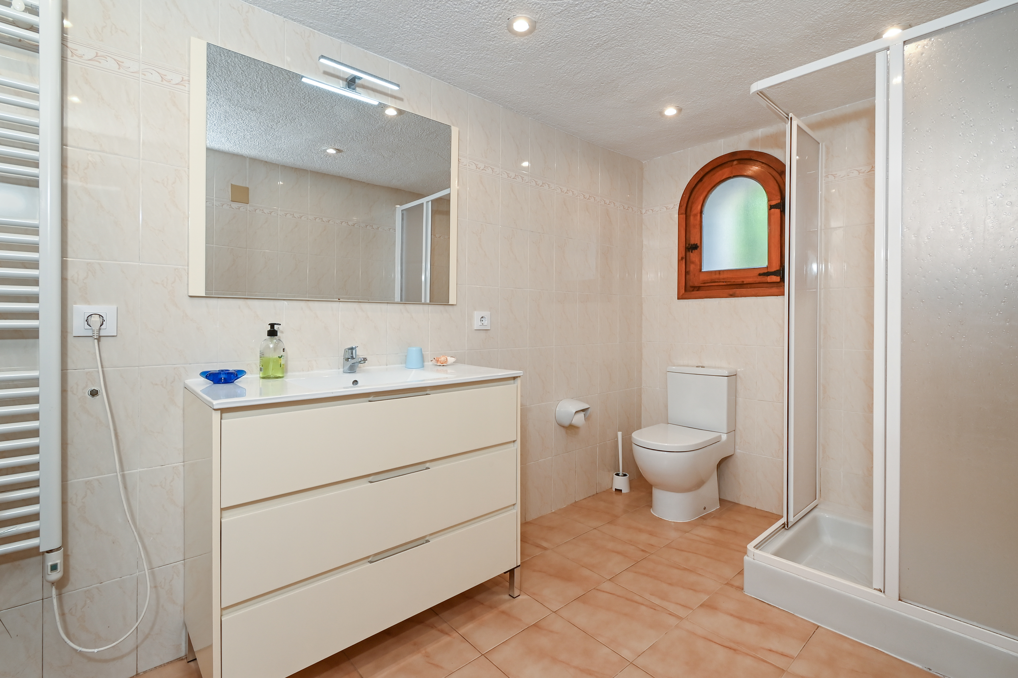 Badezimmer mit Dusche