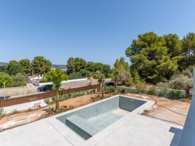 Terrasse und Swimmingpool