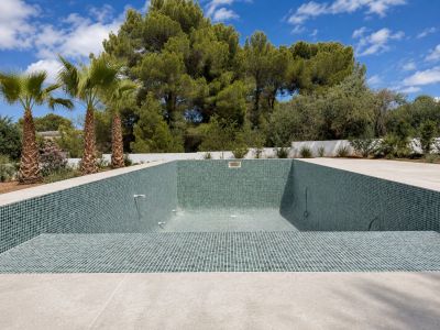 Swimmingpool und Garten