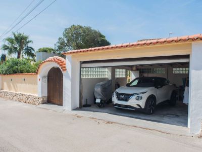 Garage und Eingangsbereich