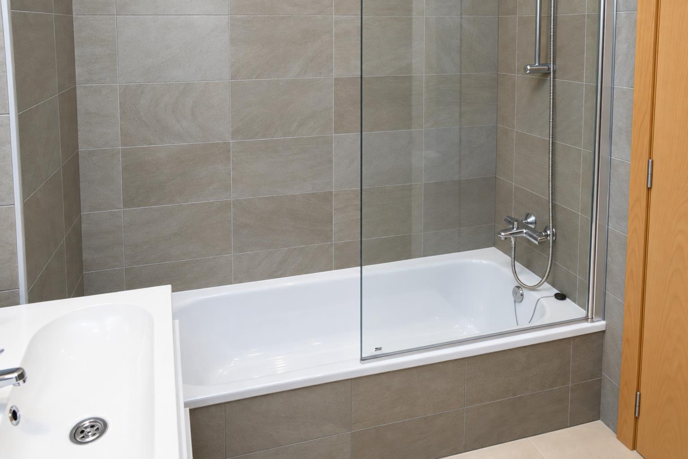 Badezimmer mit Badewanne