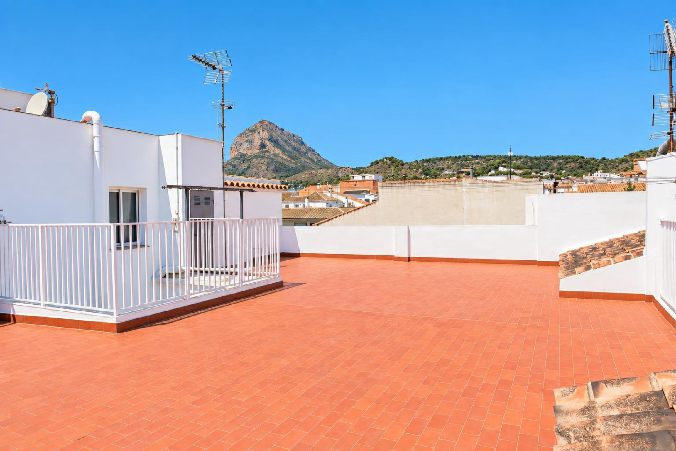 Dachterrasse mit Bergblick