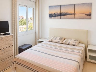 Schlafzimmer mit Fenster