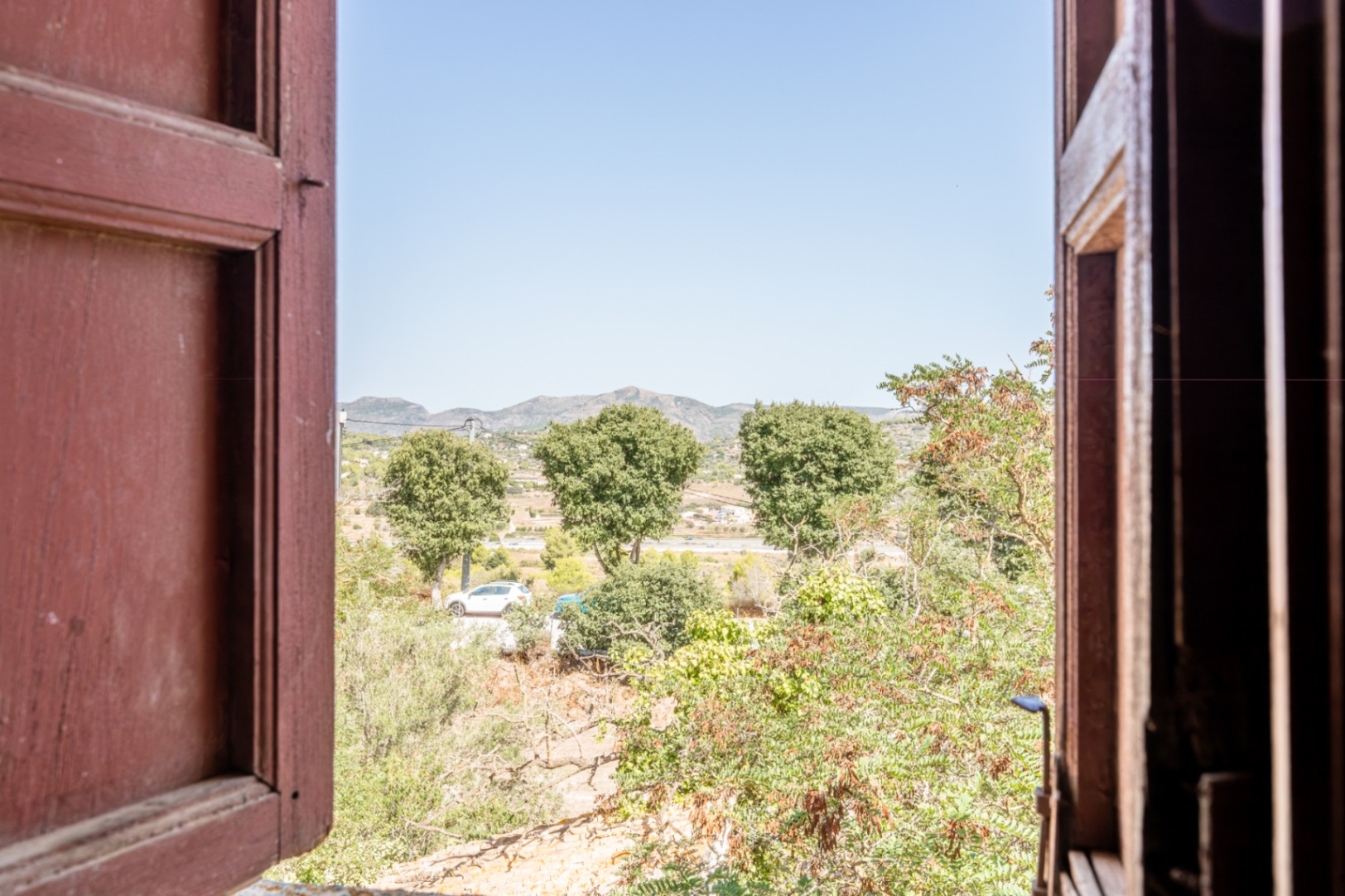 Bergblick aus dem Fenster