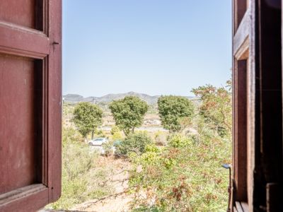 Bergblick aus dem Fenster