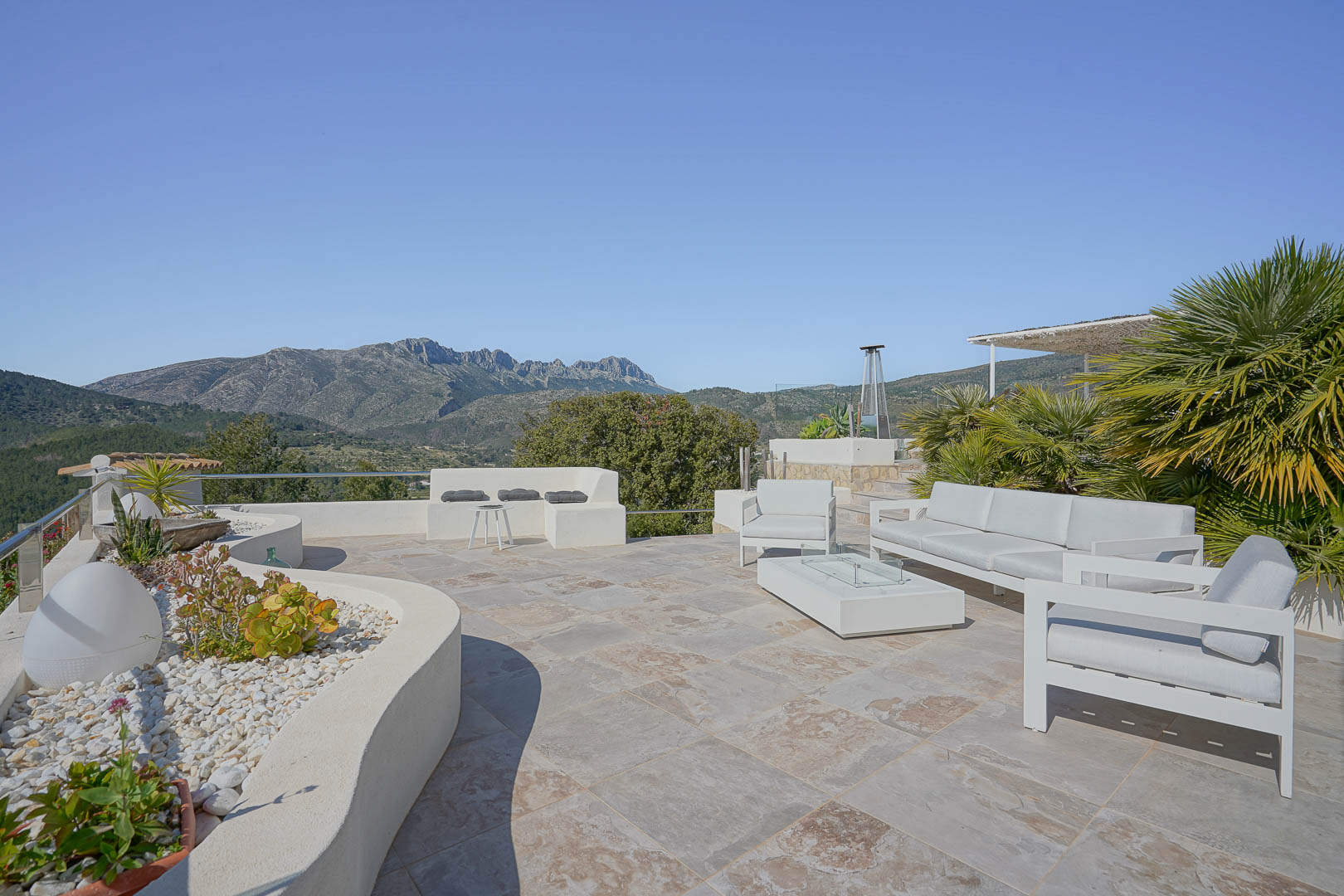Terrasse mit Bergblick
