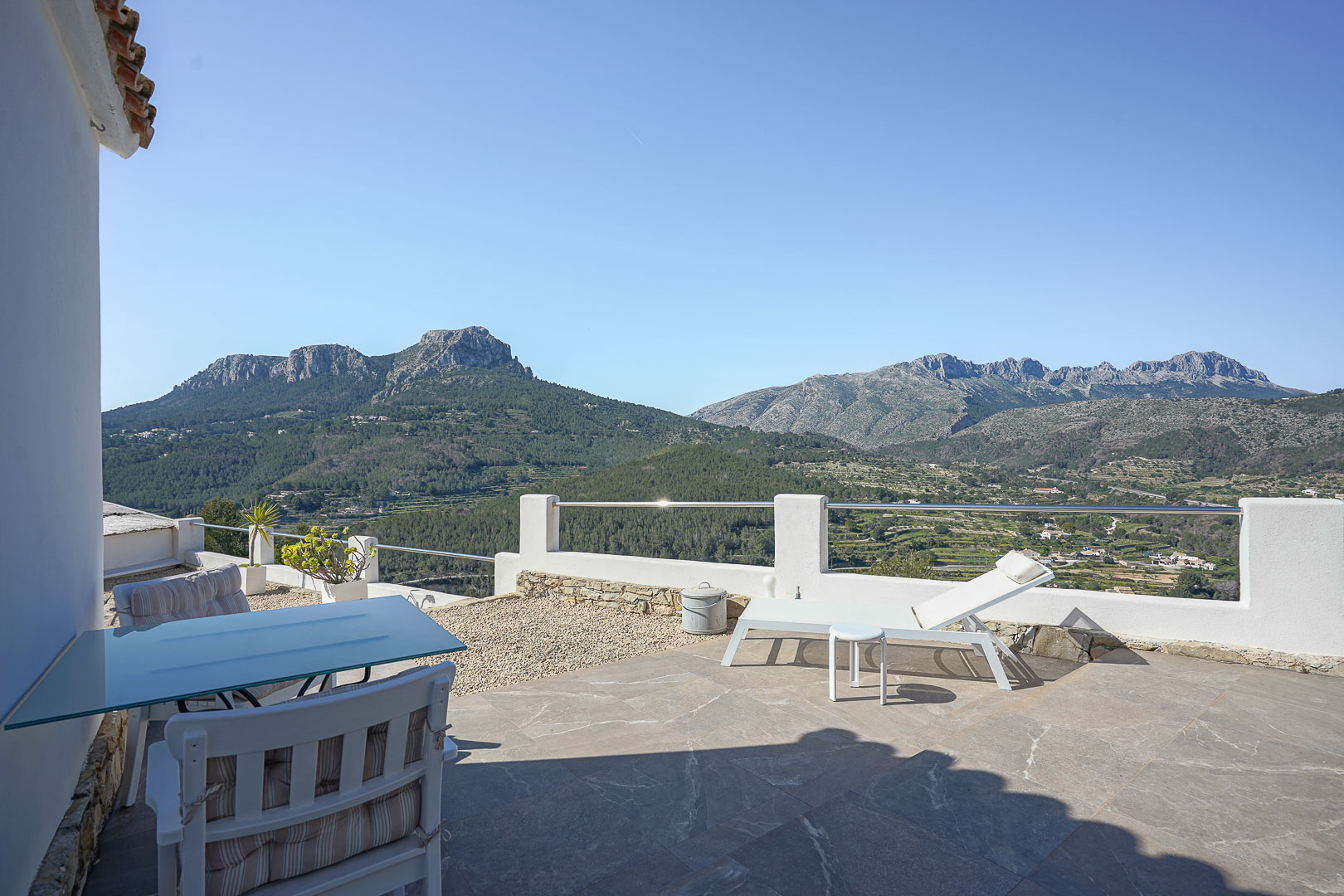 Terrasse mit Bergblick
