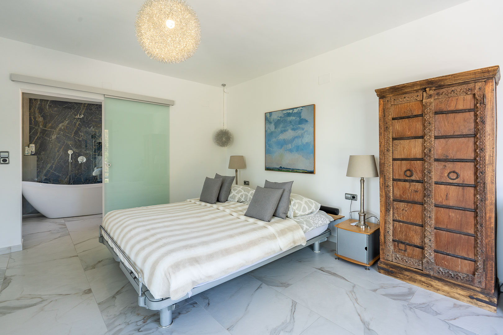 Schlafzimmer mit En-Suite-Bad