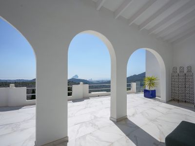 Überdachte Terrasse mit Meerblick