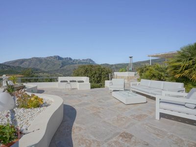 Terrasse mit Bergblick