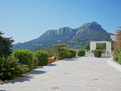 Terrasse mit Bergblick