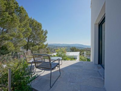 Terrasse mit Landschaftsblick