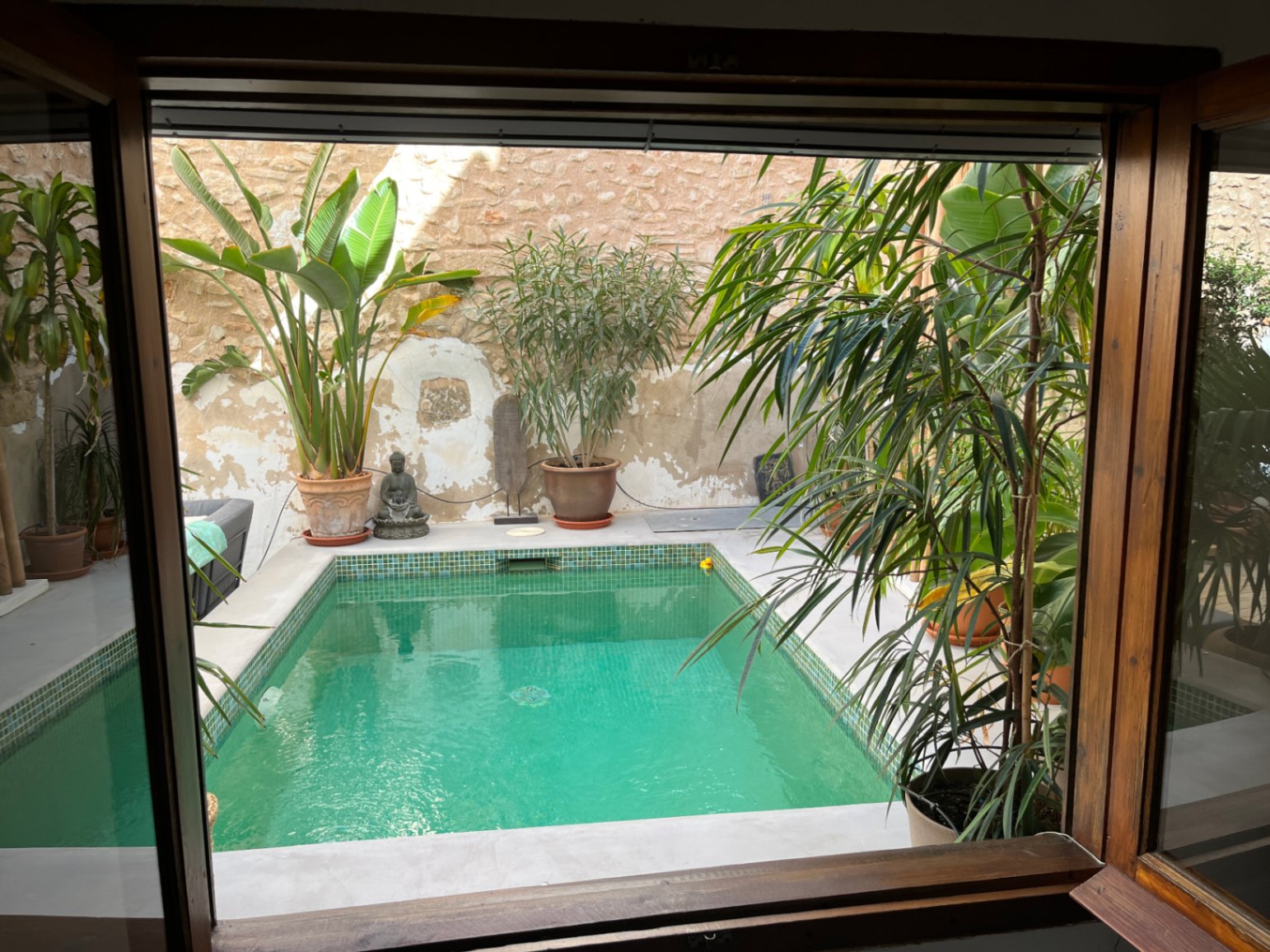 Innenhof mit Pool