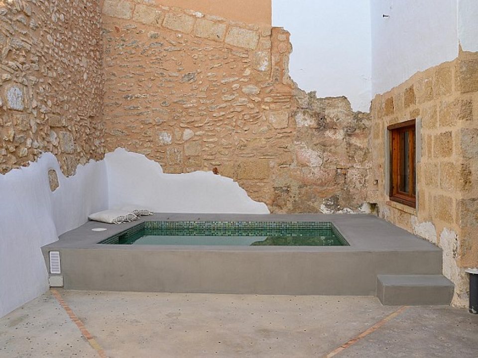 Innenhof mit Pool