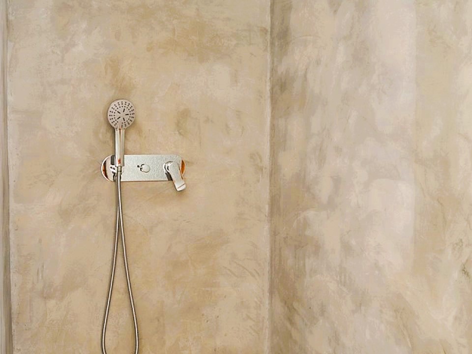 Dusche im Badezimmer