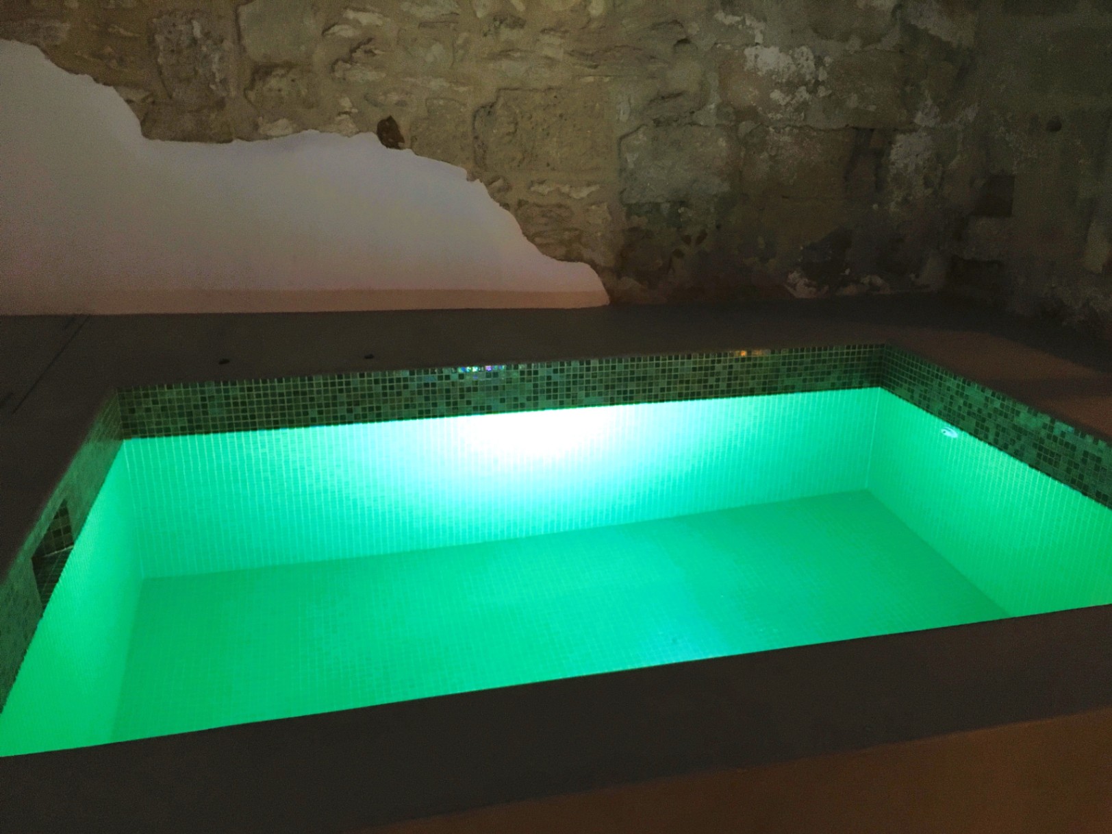 Pool im Innenhof