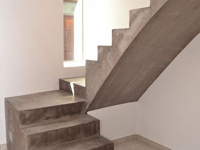 Treppe zum Obergeschoss