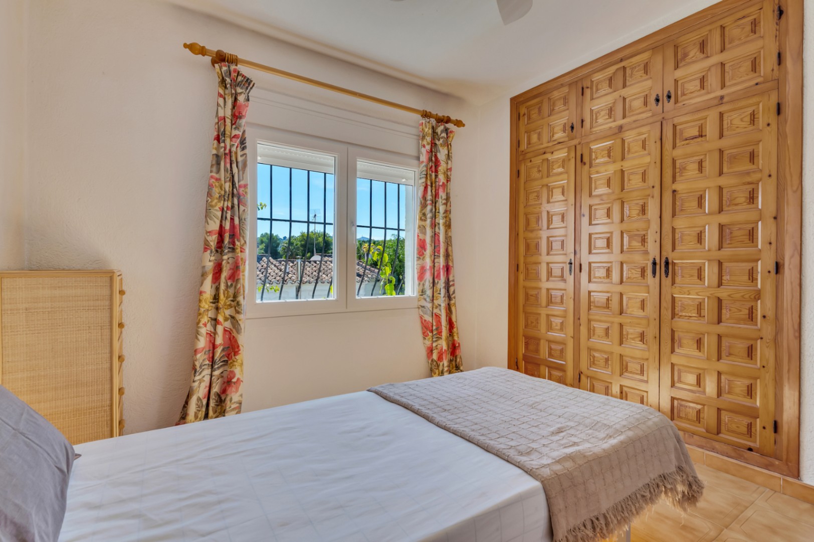 Schlafzimmer mit Einbauschrank
