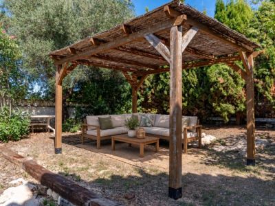 Pergola im Garten