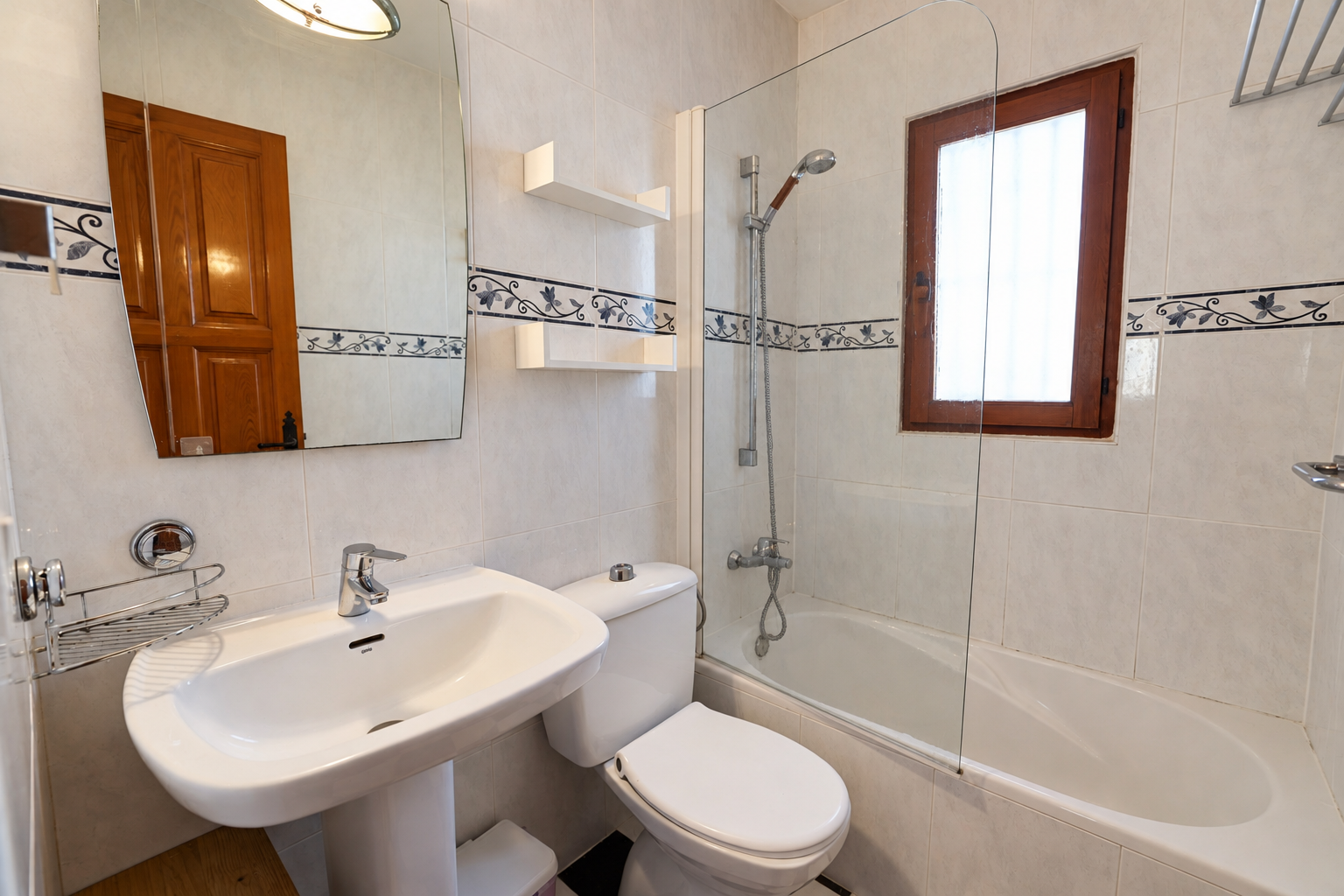Badezimmer mit Badewanne