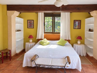 Schlafzimmer mit Gartenblick