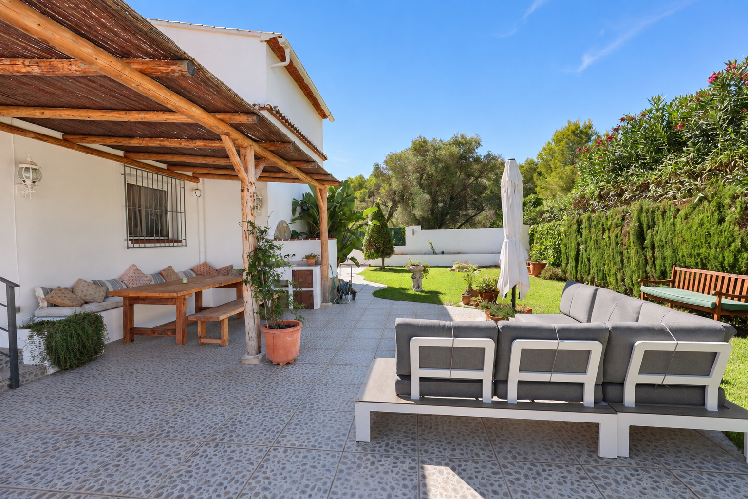 Terrasse und Garten