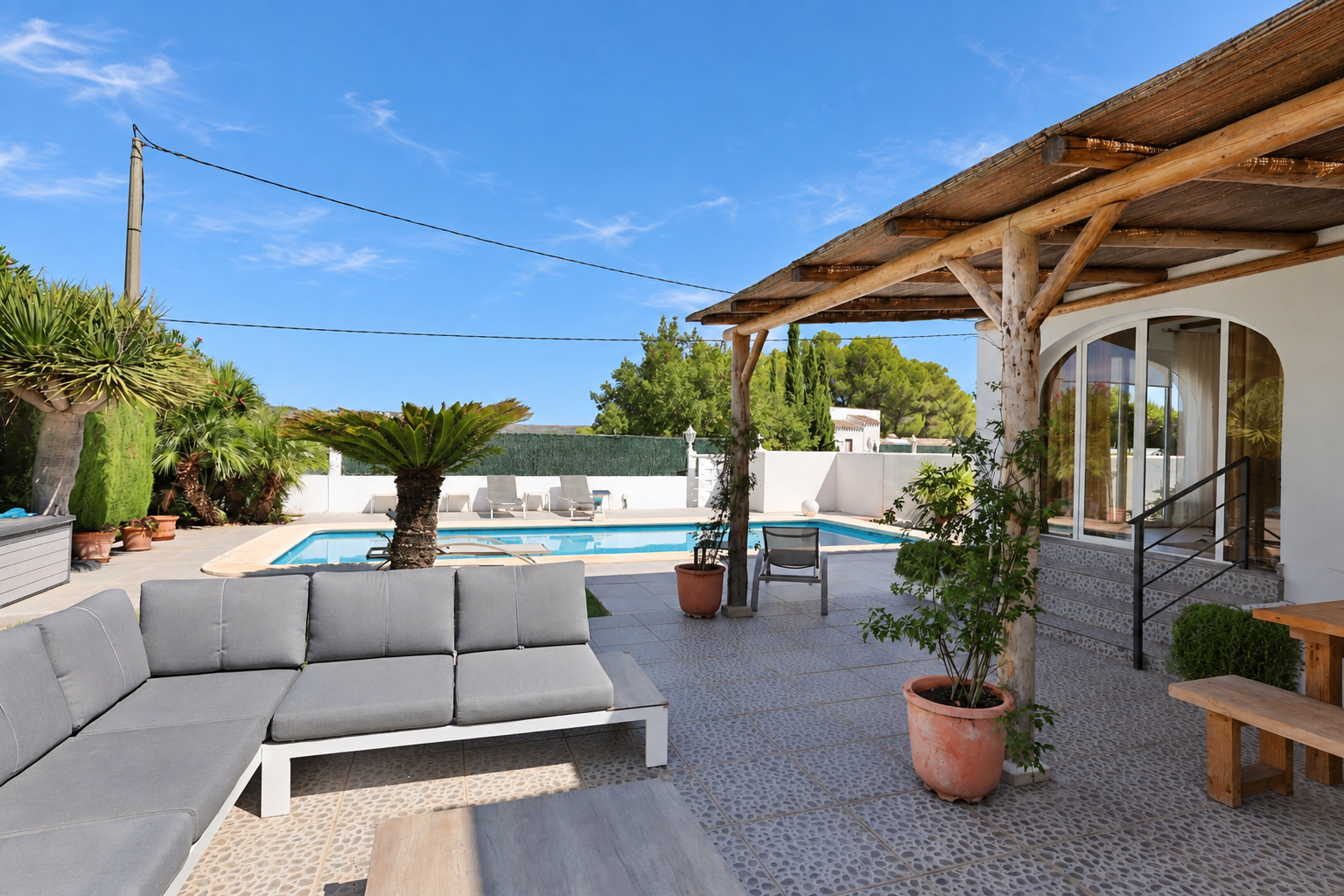 Terrasse und Pool