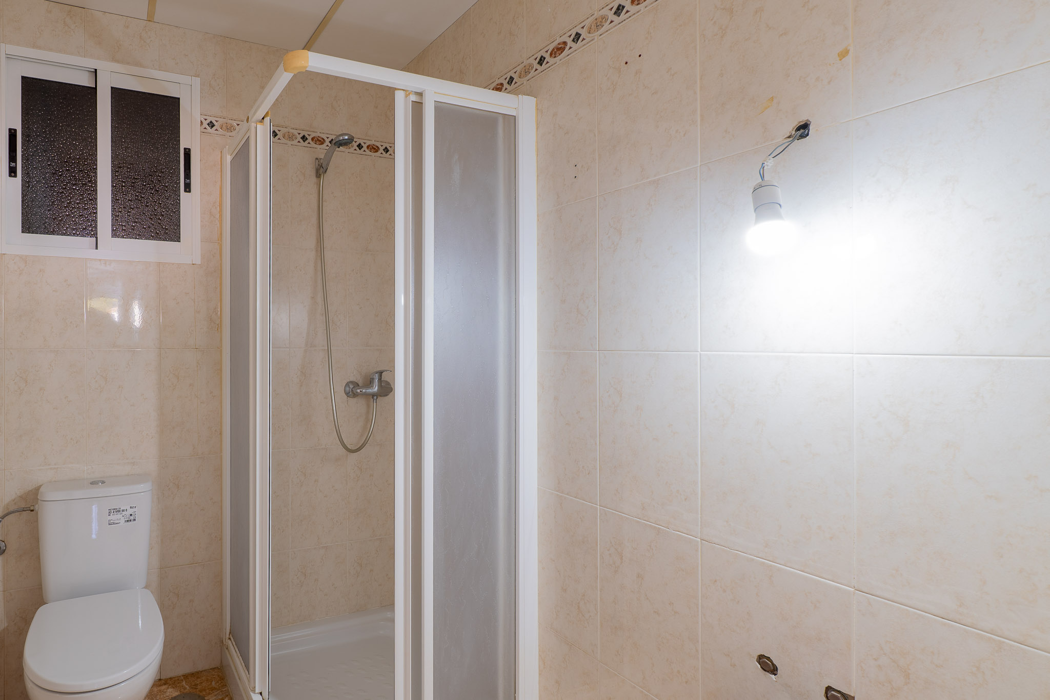 Badezimmer mit Dusche