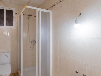 Badezimmer mit Dusche
