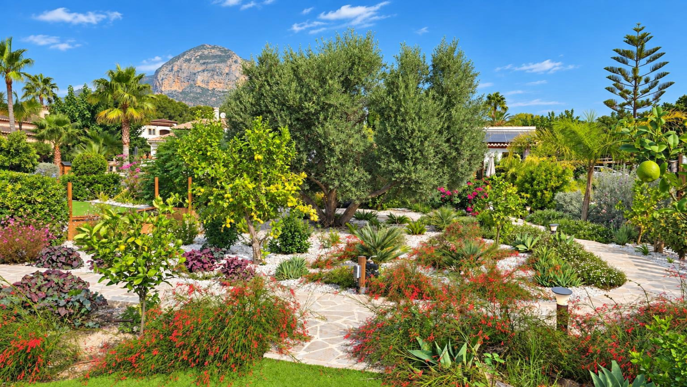 Komplett renovierte Villa zum Verkauf in Jávea, nur wenige Gehminuten von der Altstadt entfernt