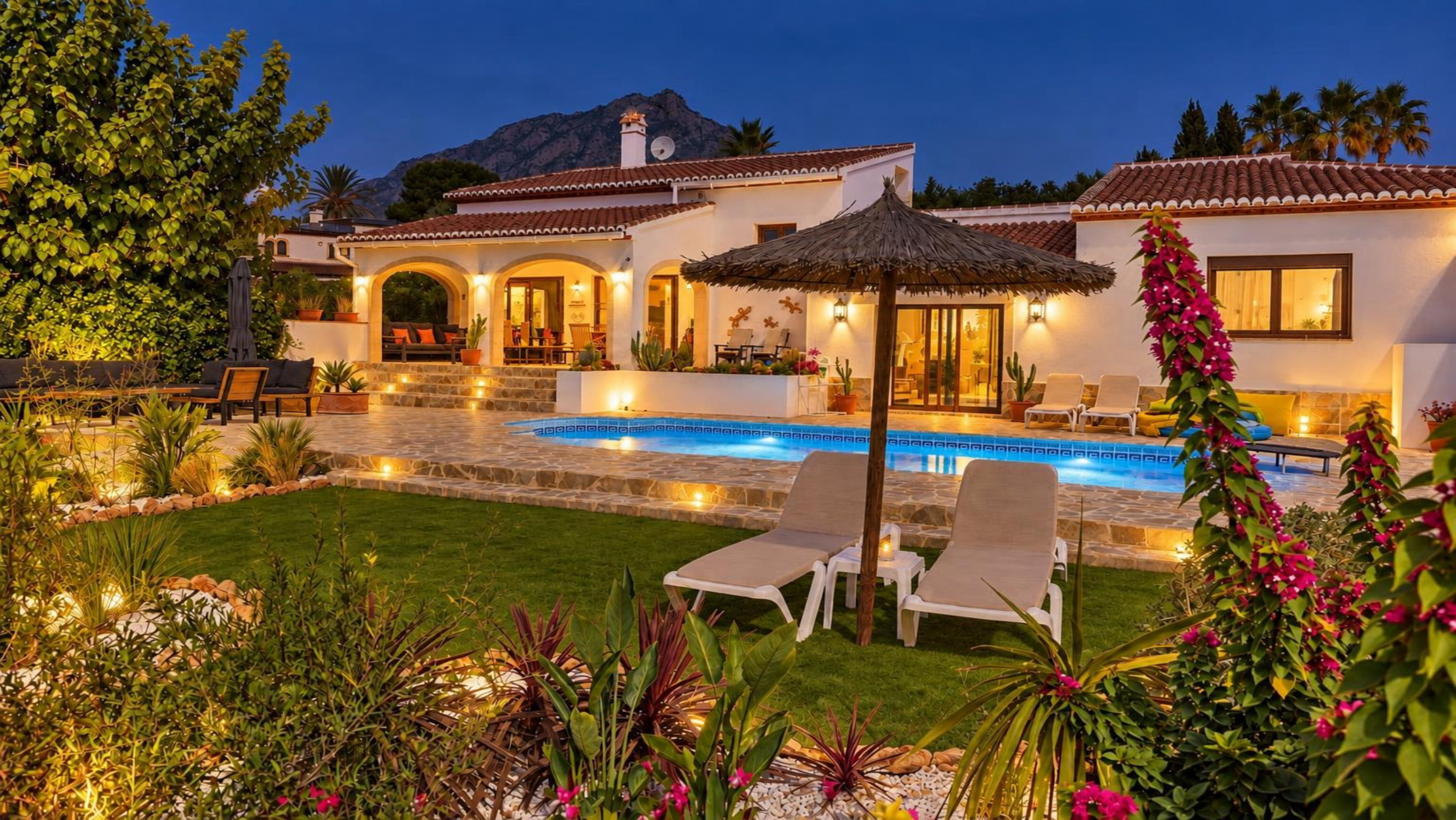 Komplett renovierte Villa zum Verkauf in Jávea, nur wenige Gehminuten von der Altstadt entfernt