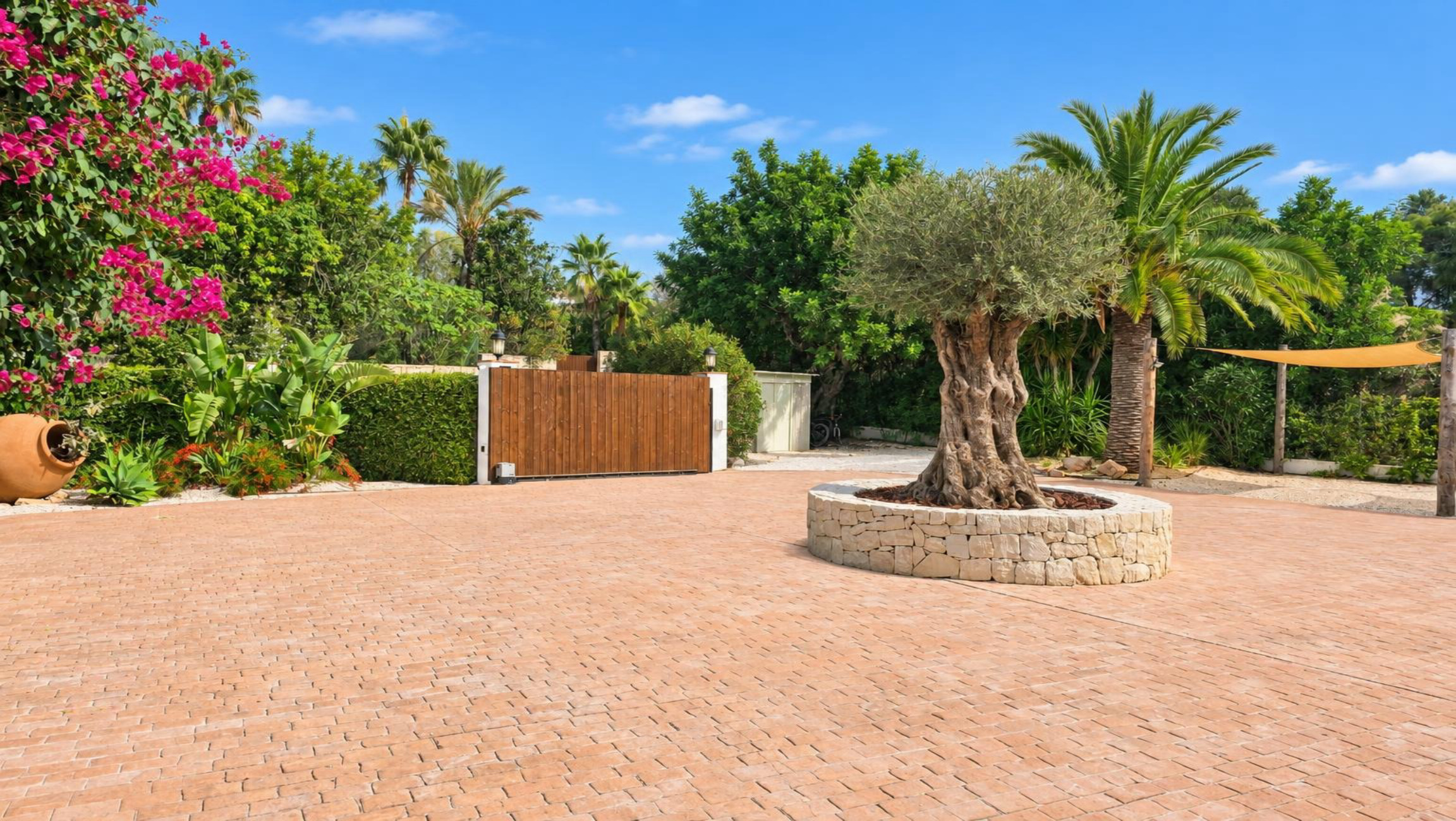 Komplett renovierte Villa zum Verkauf in Jávea, nur wenige Gehminuten von der Altstadt entfernt