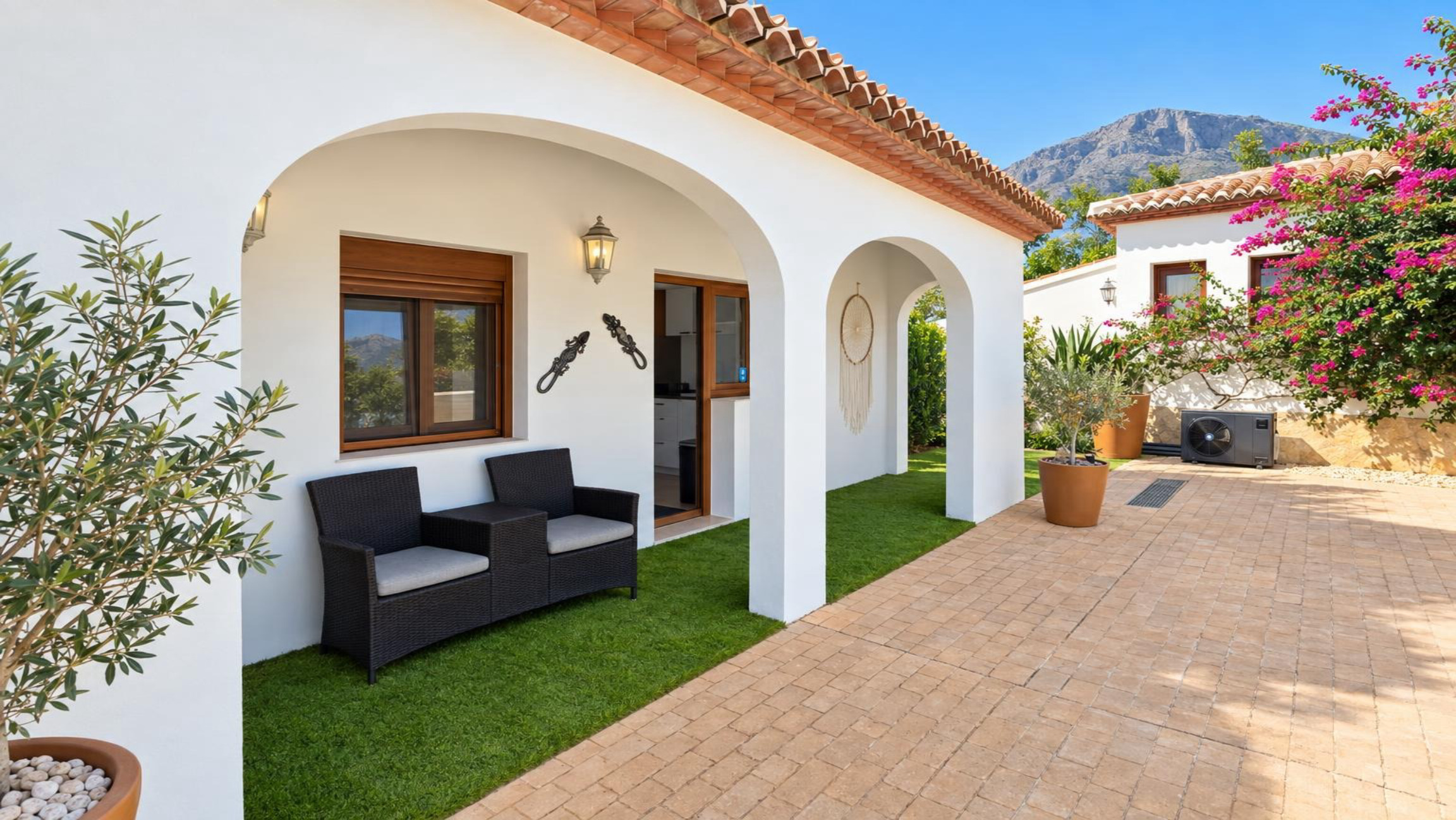 Komplett renovierte Villa zum Verkauf in Jávea, nur wenige Gehminuten von der Altstadt entfernt