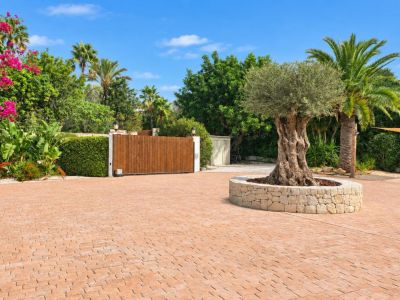 Komplett renovierte Villa zum Verkauf in Jávea, nur wenige Gehminuten von der Altstadt entfernt
